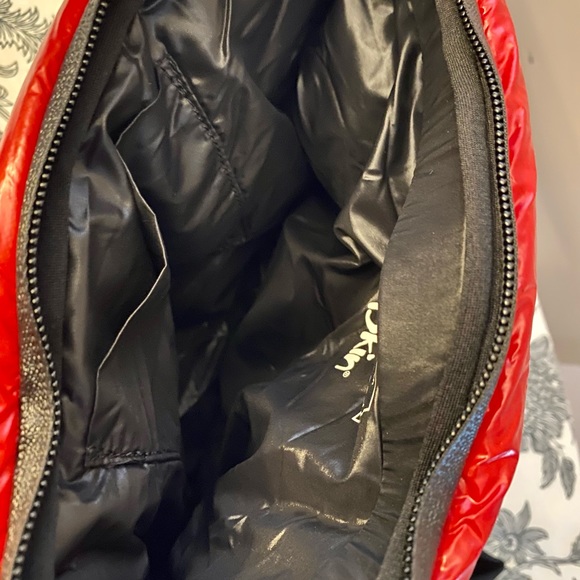 iSkin Ducati Italian nylon glossy - Picture 8 of 10